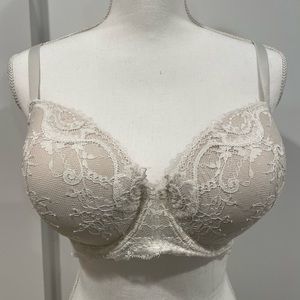 Victoria’s Secret Dream Angels lightly lined bra